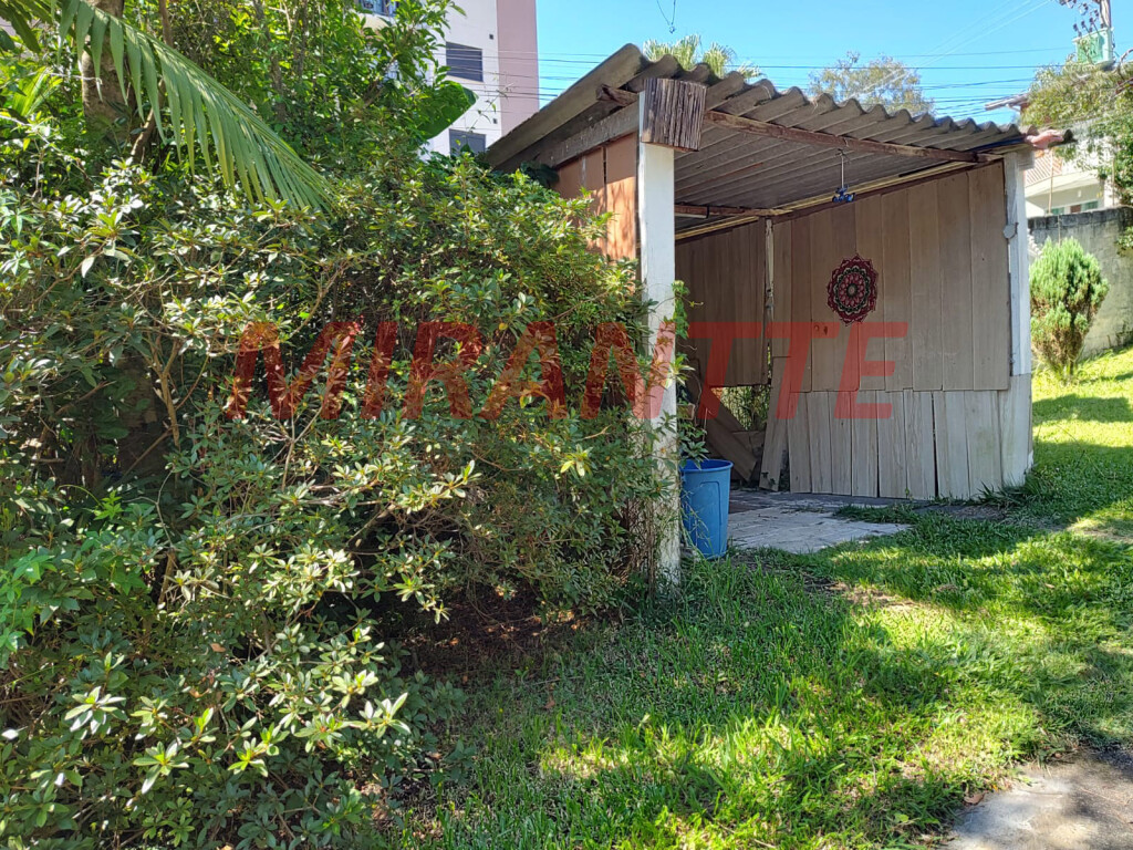 Terreno de 1140m² em Horto Florestal
