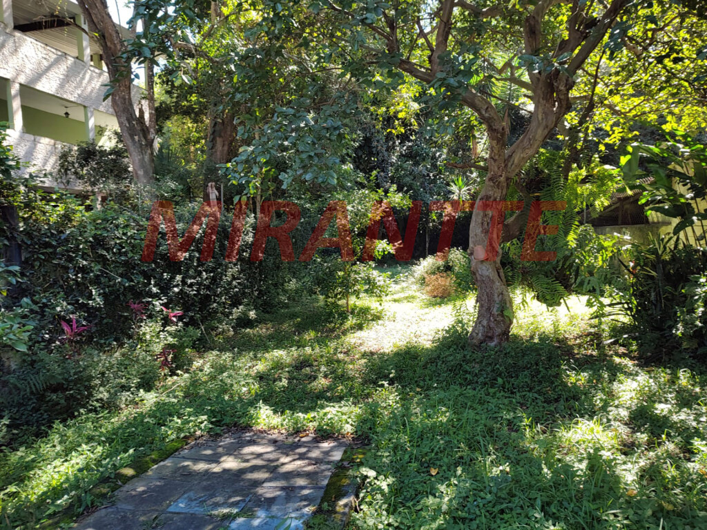Terreno de 1140m² em Horto Florestal