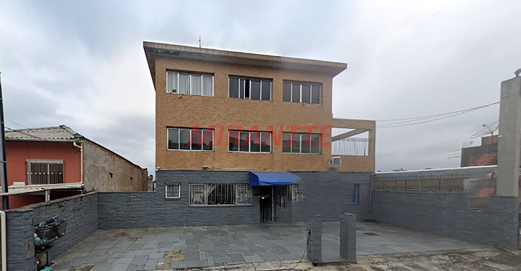 Conjunto comercial com 8 quartos em Tremembe