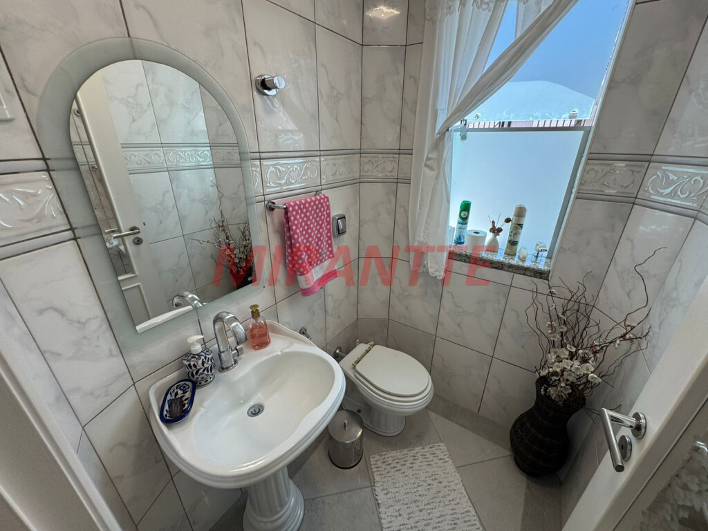 Sobrado de 200m² com 3 quartos em Vila Nova Mazzei