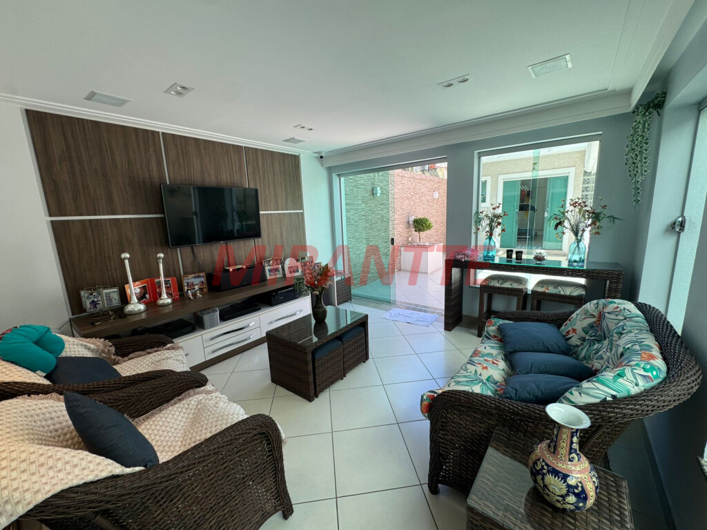 Sobrado de 200m² com 3 quartos em Vila Nova Mazzei