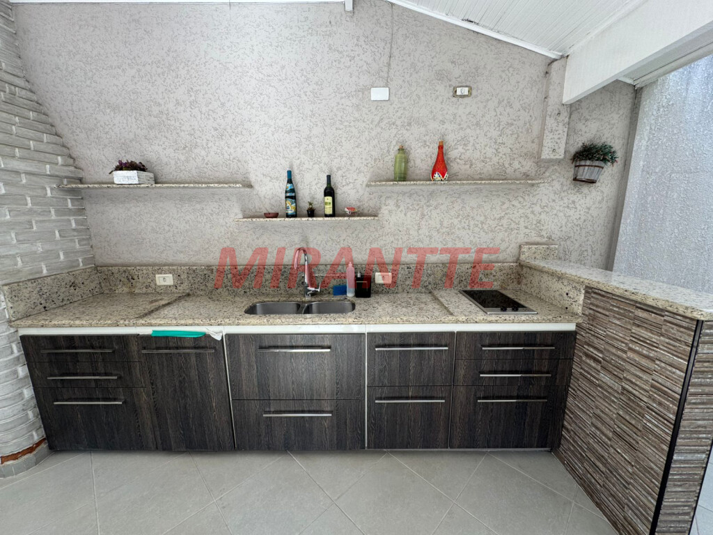 Sobrado de 200m² com 3 quartos em Vila Nova Mazzei
