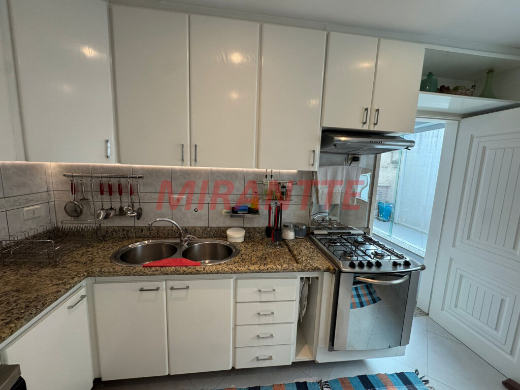 Sobrado de 200m² com 3 quartos em Vila Nova Mazzei