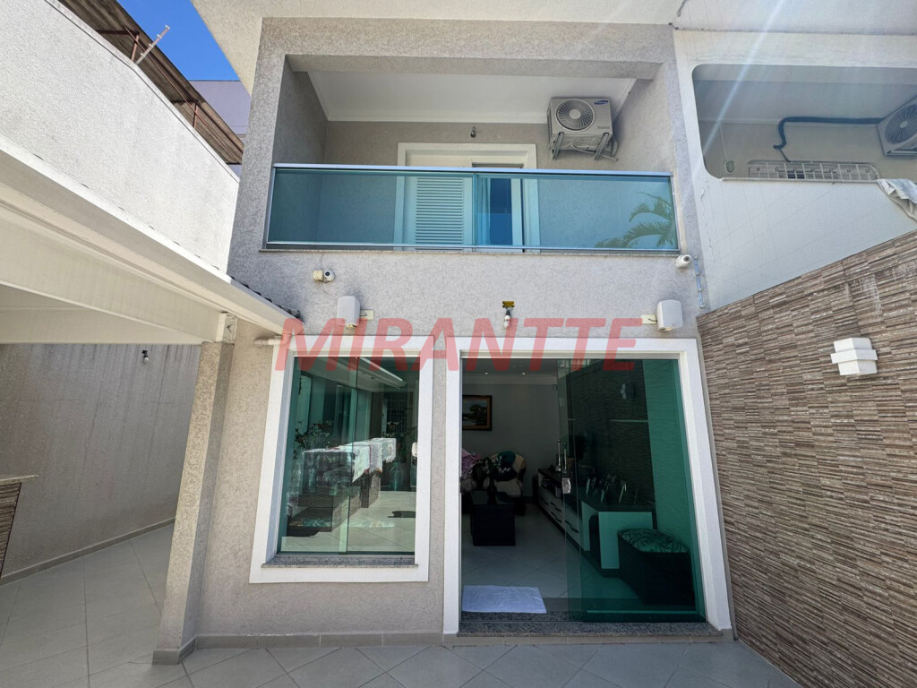 Sobrado de 200m² com 3 quartos em Vila Nova Mazzei
