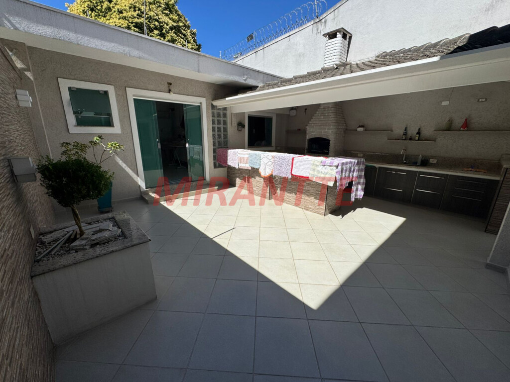 Sobrado de 200m² com 3 quartos em Vila Nova Mazzei