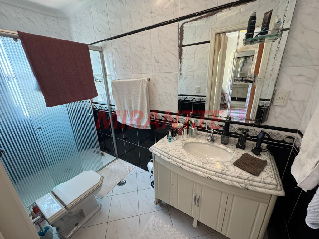Sobrado de 200m² com 3 quartos em Vila Nova Mazzei