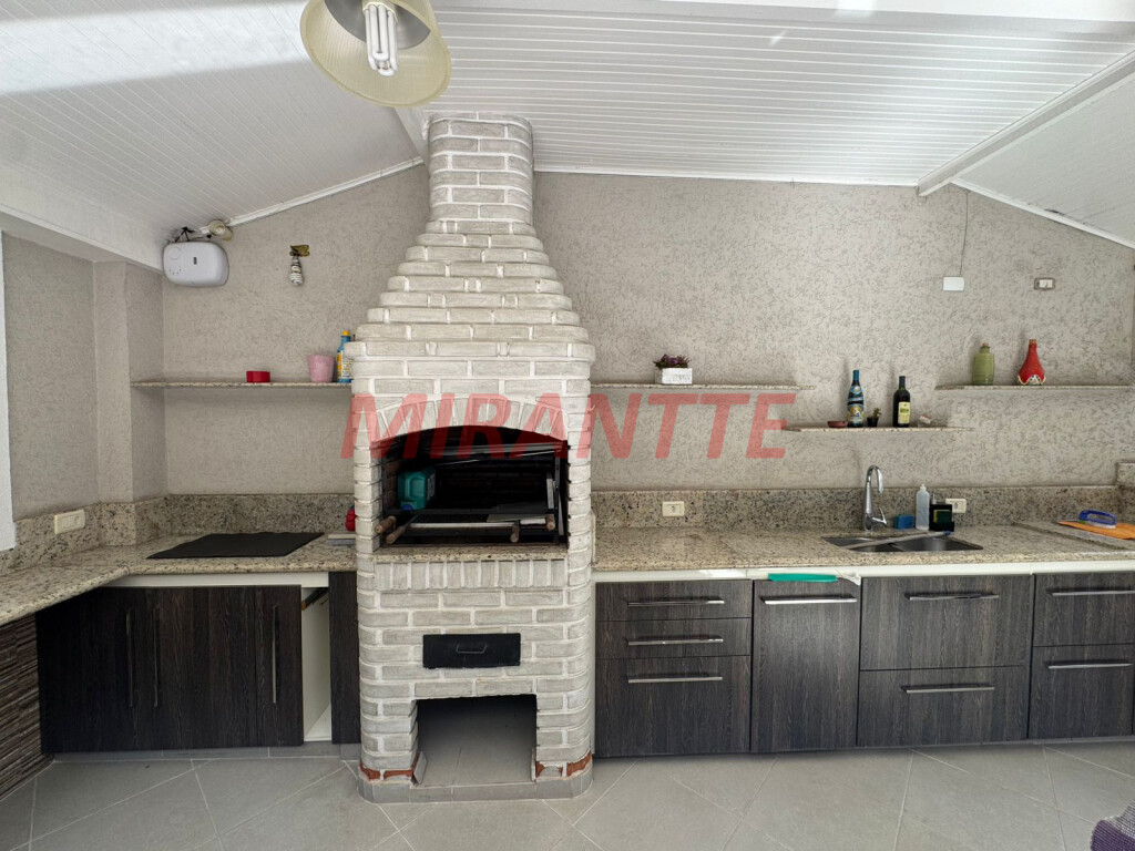 Sobrado de 200m² com 3 quartos em Vila Nova Mazzei
