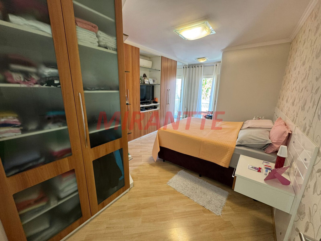 Sobrado de 200m² com 3 quartos em Vila Nova Mazzei