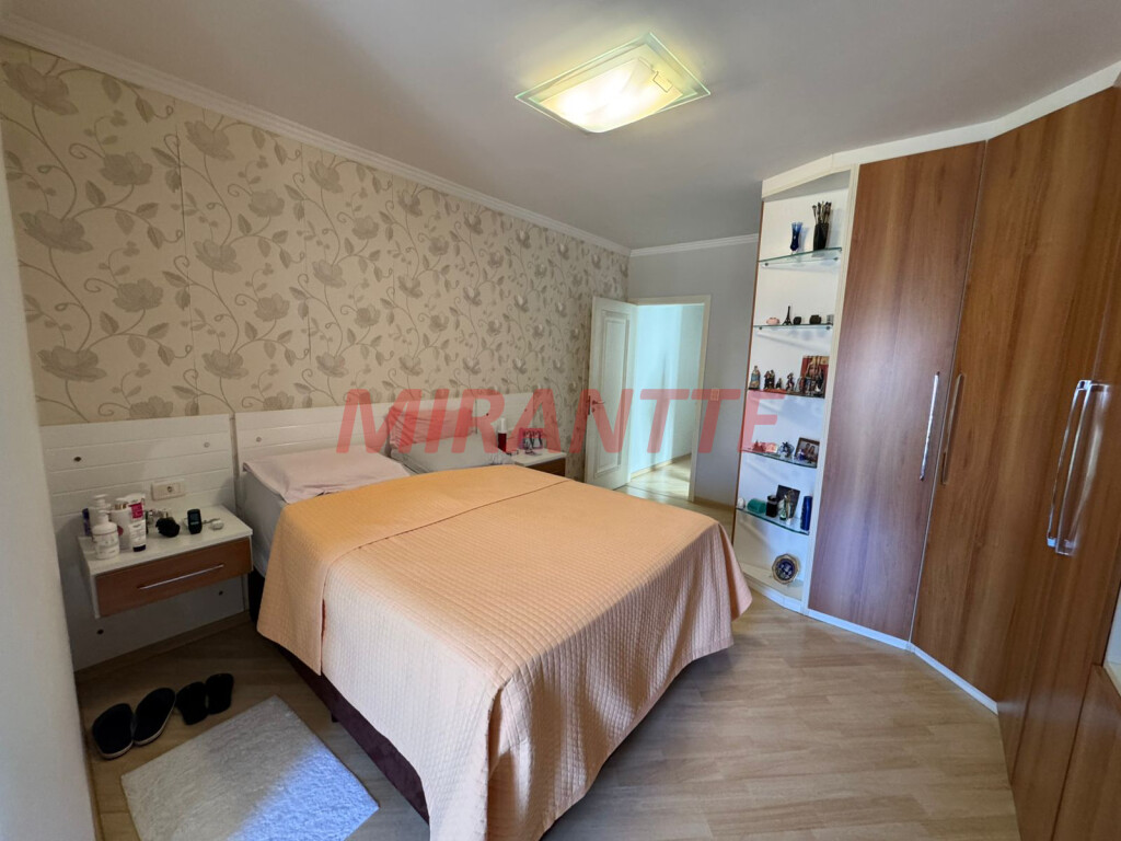 Sobrado de 200m² com 3 quartos em Vila Nova Mazzei