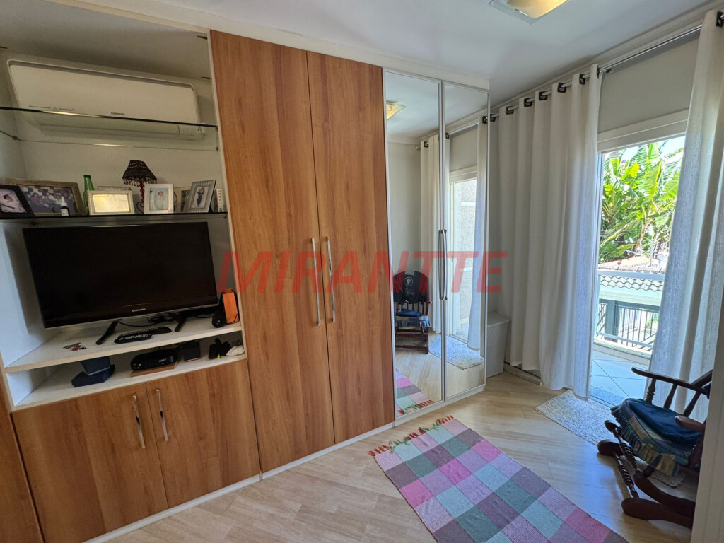 Sobrado de 200m² com 3 quartos em Vila Nova Mazzei
