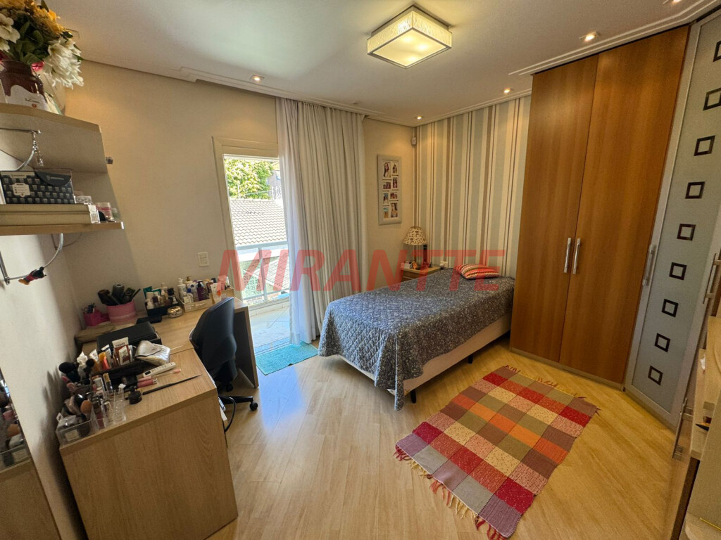 Sobrado de 200m² com 3 quartos em Vila Nova Mazzei