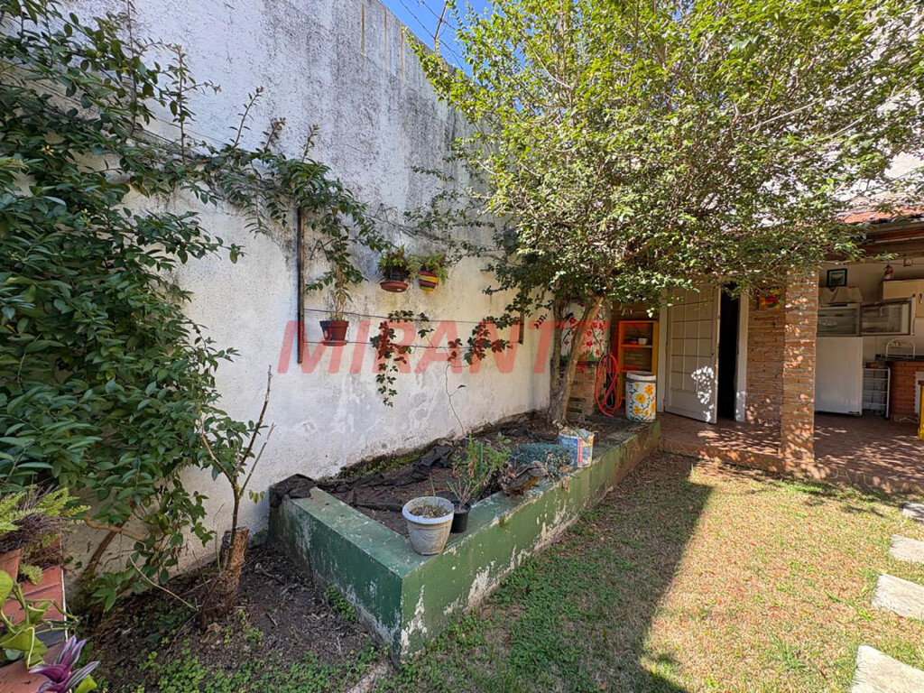 Sobrado de 288m² com 4 quartos em Vila Ede
