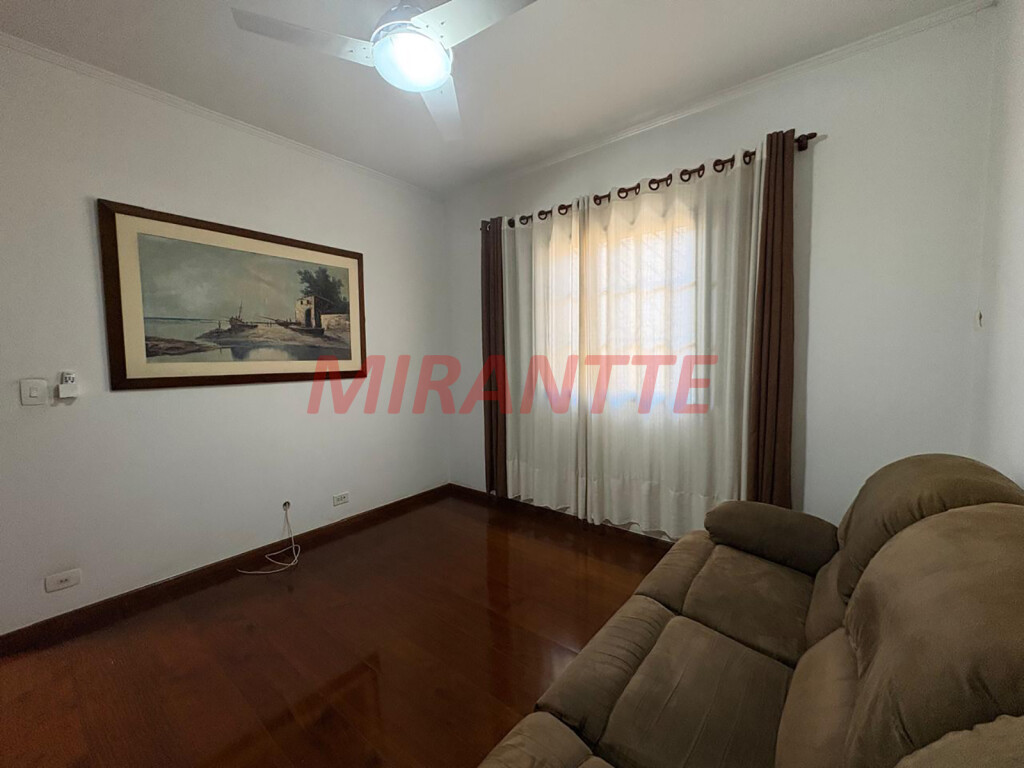 Sobrado de 288m² com 4 quartos em Vila Ede