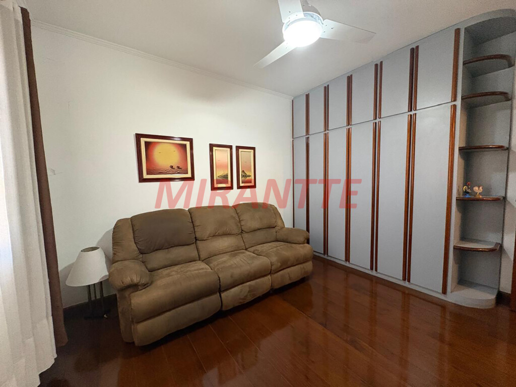 Sobrado de 288m² com 4 quartos em Vila Ede