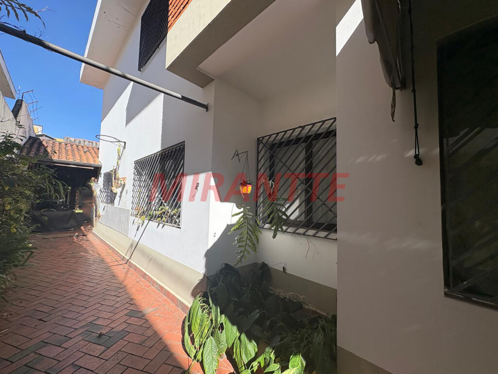 Sobrado de 288m² com 4 quartos em Vila Ede