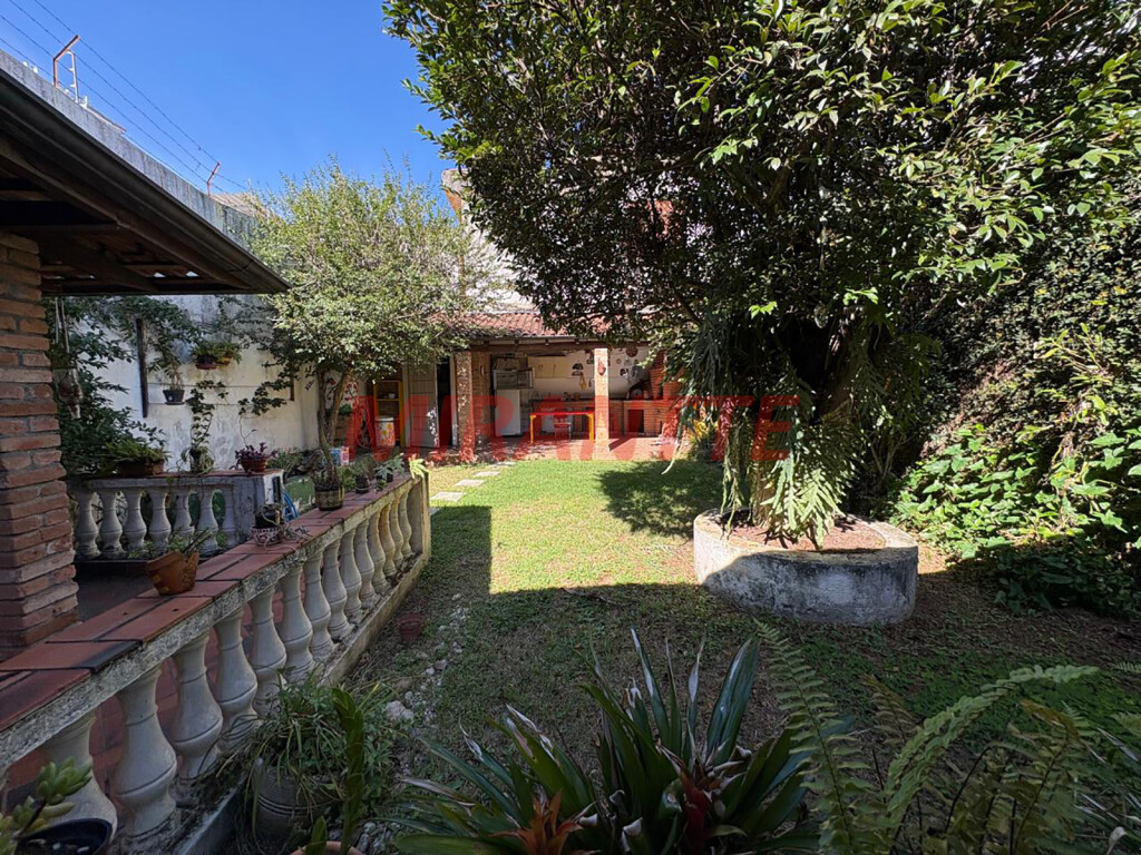 Sobrado de 288m² com 4 quartos em Vila Ede