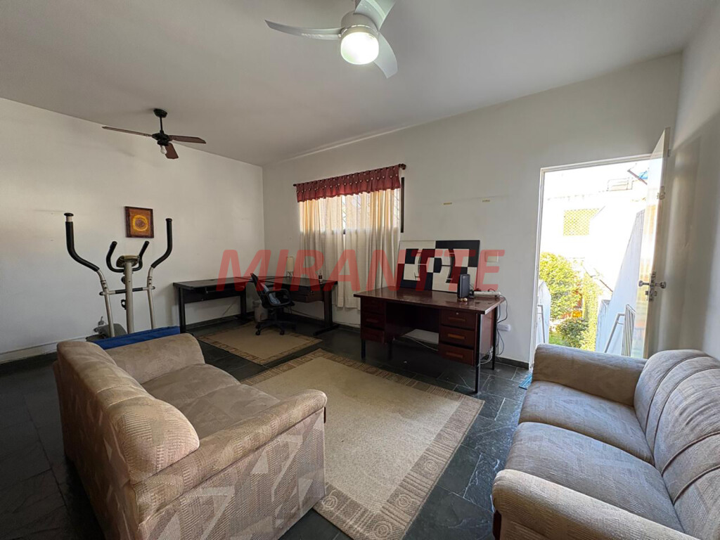 Sobrado de 288m² com 4 quartos em Vila Ede