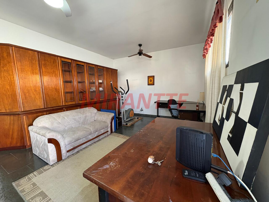 Sobrado de 288m² com 4 quartos em Vila Ede