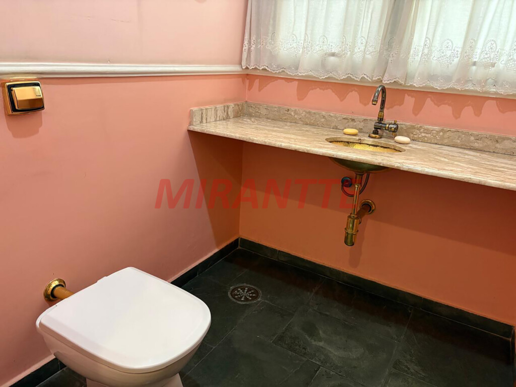 Sobrado de 288m² com 4 quartos em Vila Ede