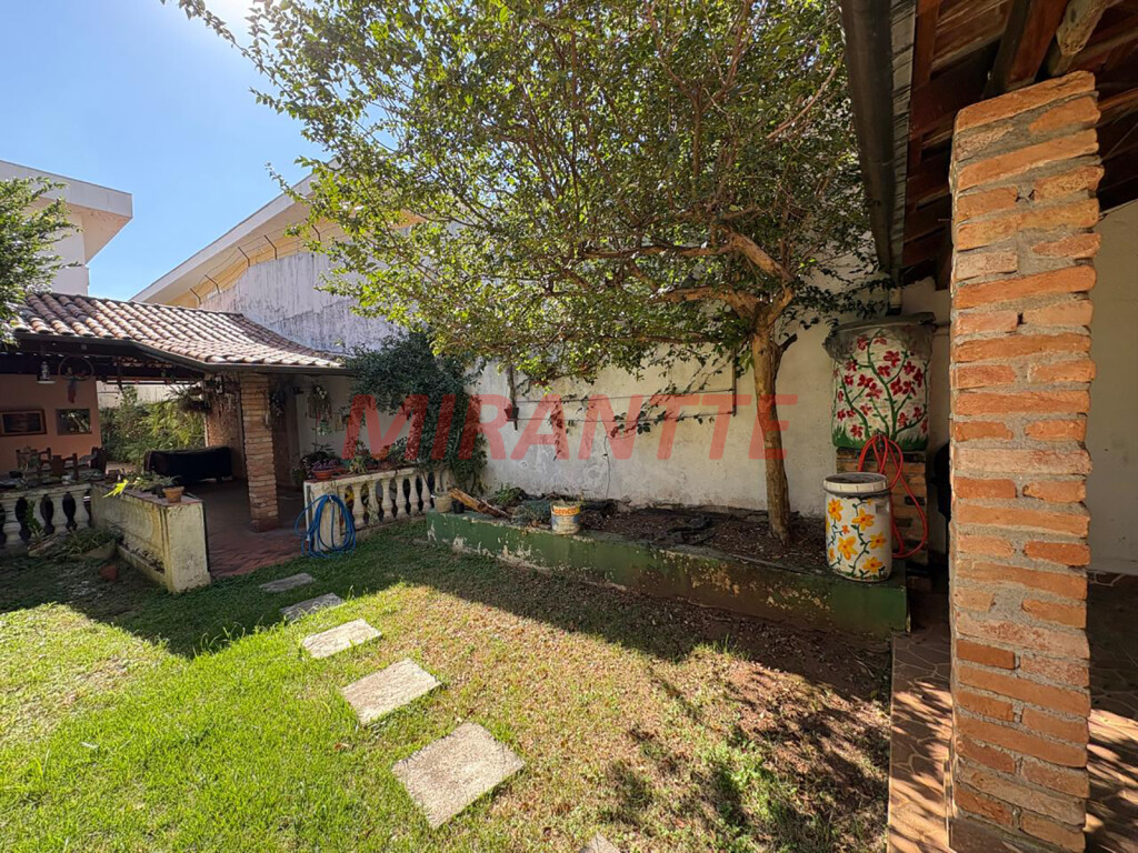 Sobrado de 288m² com 4 quartos em Vila Ede