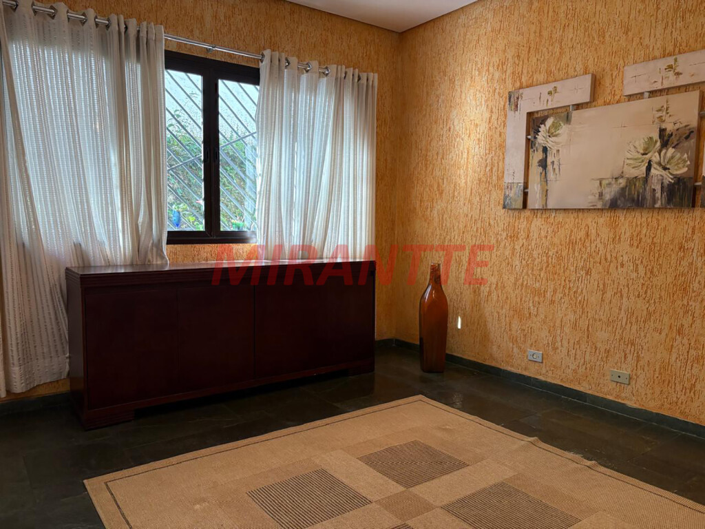 Sobrado de 288m² com 4 quartos em Vila Ede