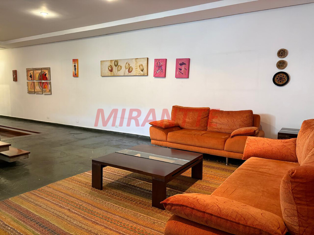 Sobrado de 288m² com 4 quartos em Vila Ede