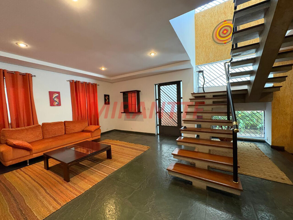 Sobrado de 288m² com 4 quartos em Vila Ede