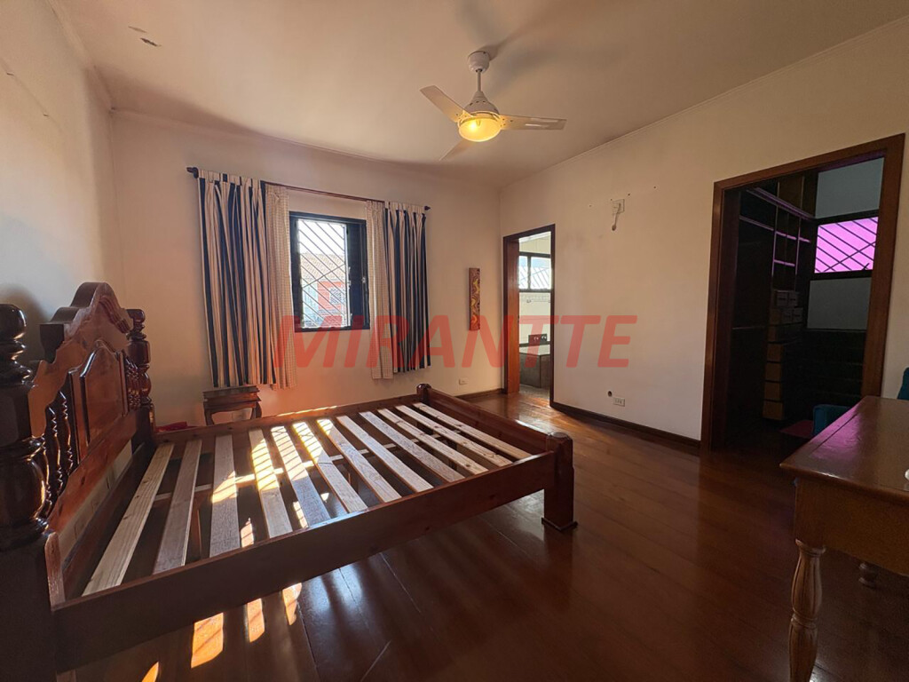 Sobrado de 288m² com 4 quartos em Vila Ede