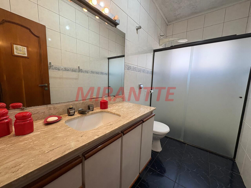 Sobrado de 288m² com 4 quartos em Vila Ede