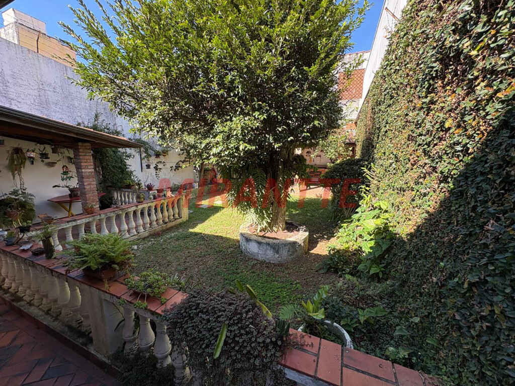 Sobrado de 288m² com 4 quartos em Vila Ede