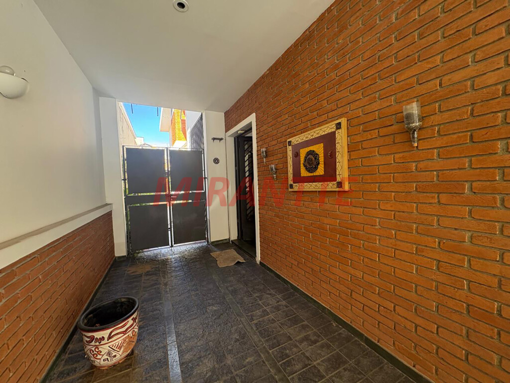 Sobrado de 288m² com 4 quartos em Vila Ede