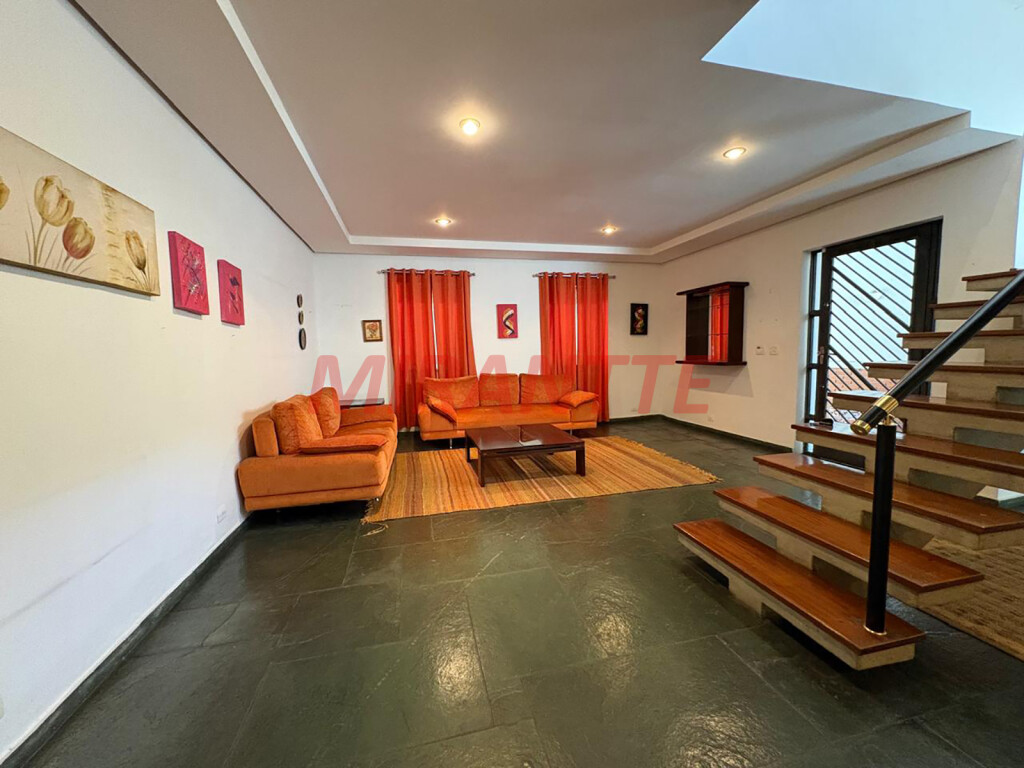 Sobrado de 288m² com 4 quartos em Vila Ede