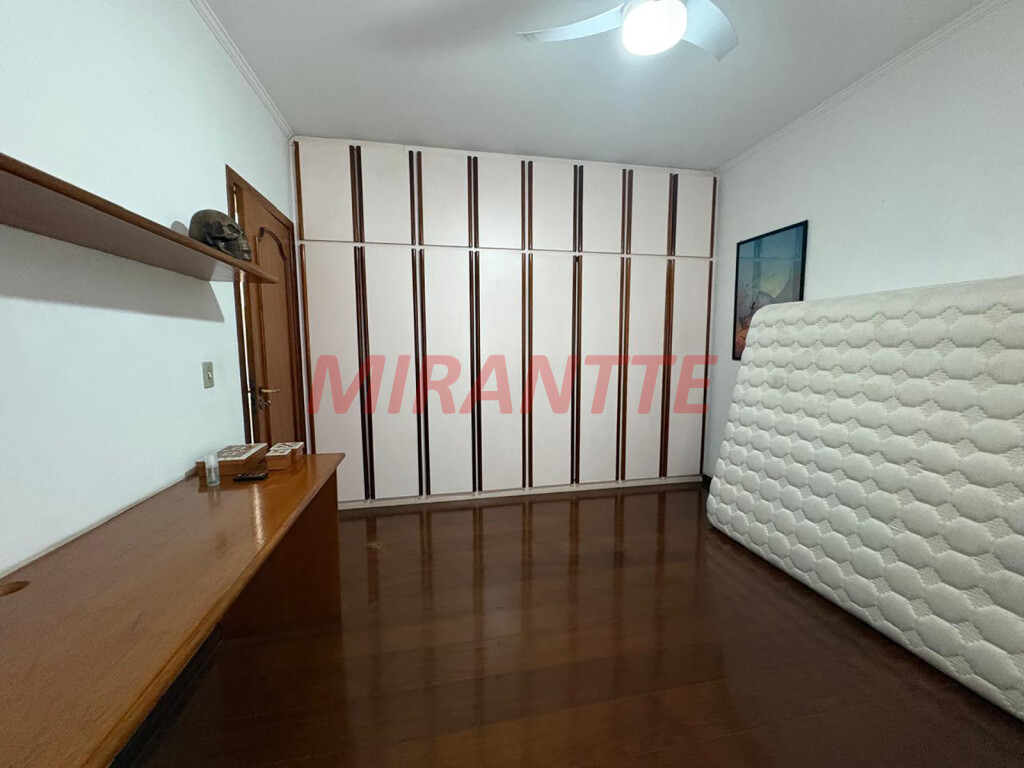 Sobrado de 288m² com 4 quartos em Vila Ede