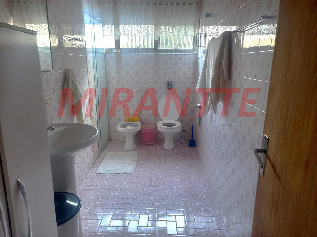 Sobrado de 1975m² com 3 quartos em Parque Novo Mundo