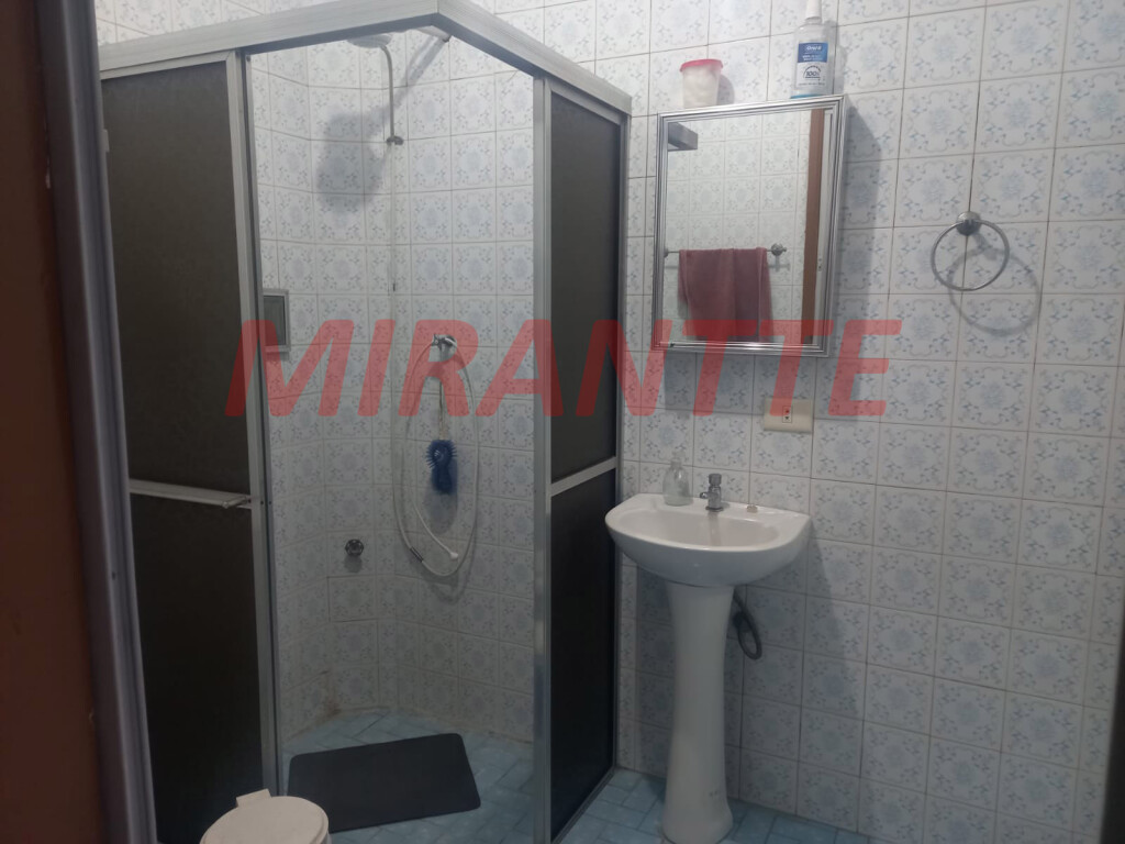 Sobrado de 1975m² com 3 quartos em Parque Novo Mundo