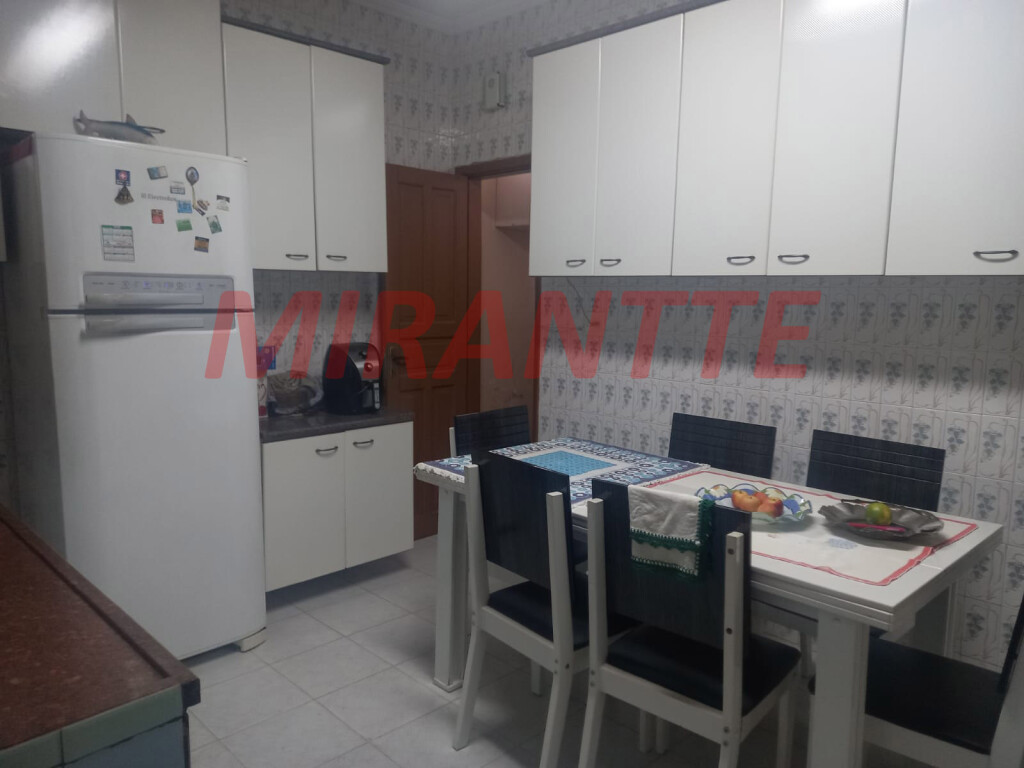 Sobrado de 1975m² com 3 quartos em Parque Novo Mundo