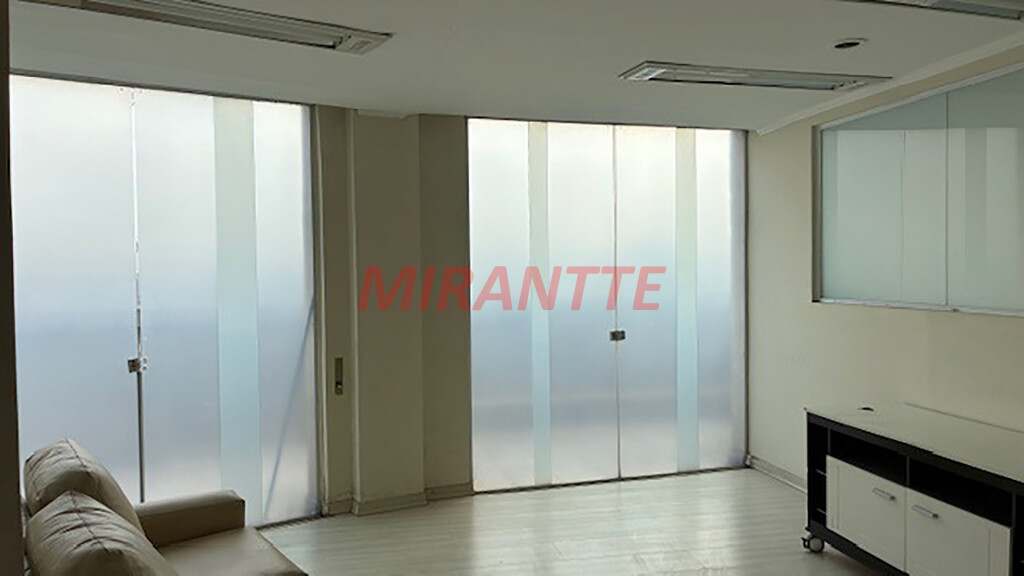 Conjunto comercial de 107m² em Centro