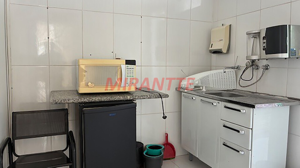Conjunto comercial de 107m² em Centro