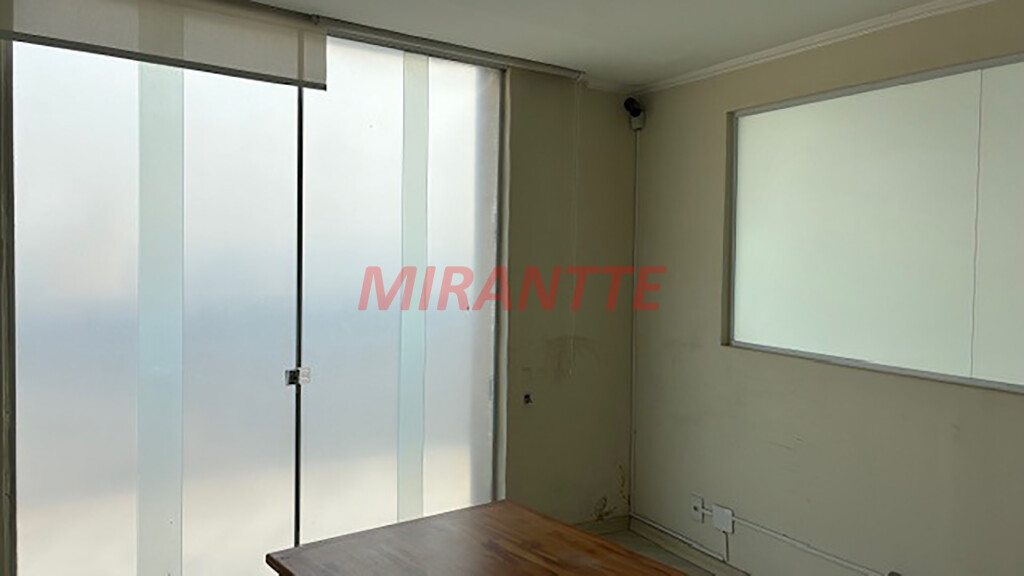 Conjunto comercial de 107m² em Centro