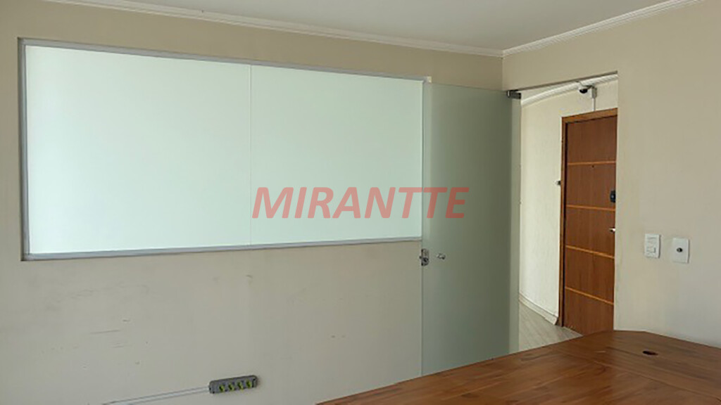 Conjunto comercial de 107m² em Centro