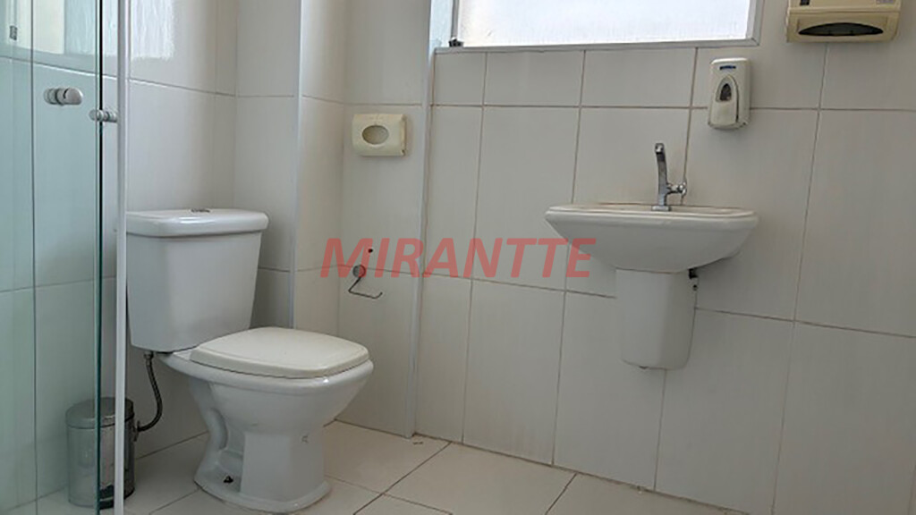Conjunto comercial de 107m² em Centro