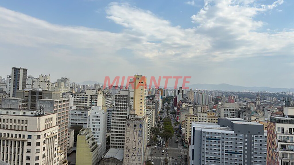 Conjunto comercial de 107m² em Centro