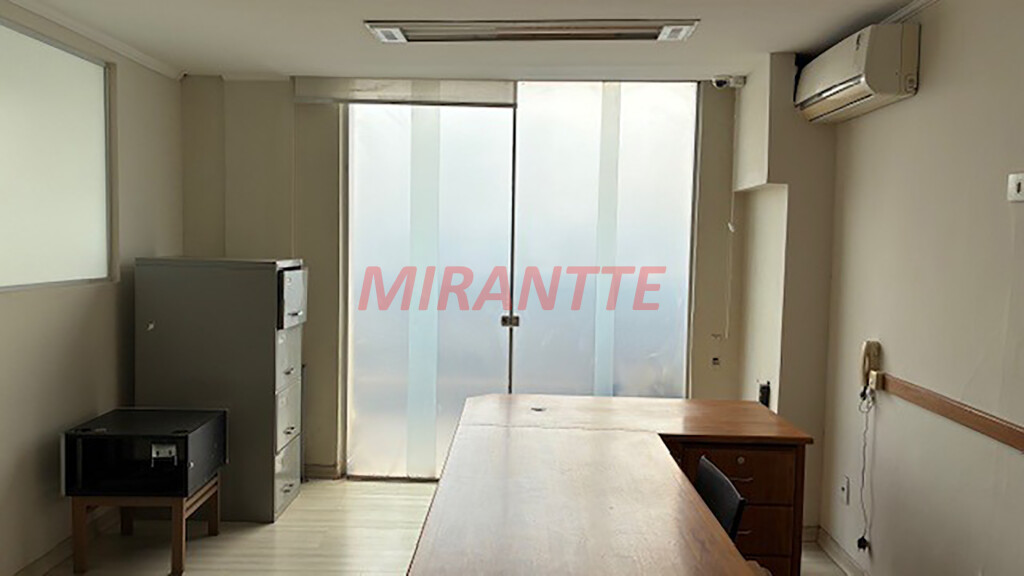 Conjunto comercial de 107m² em Centro