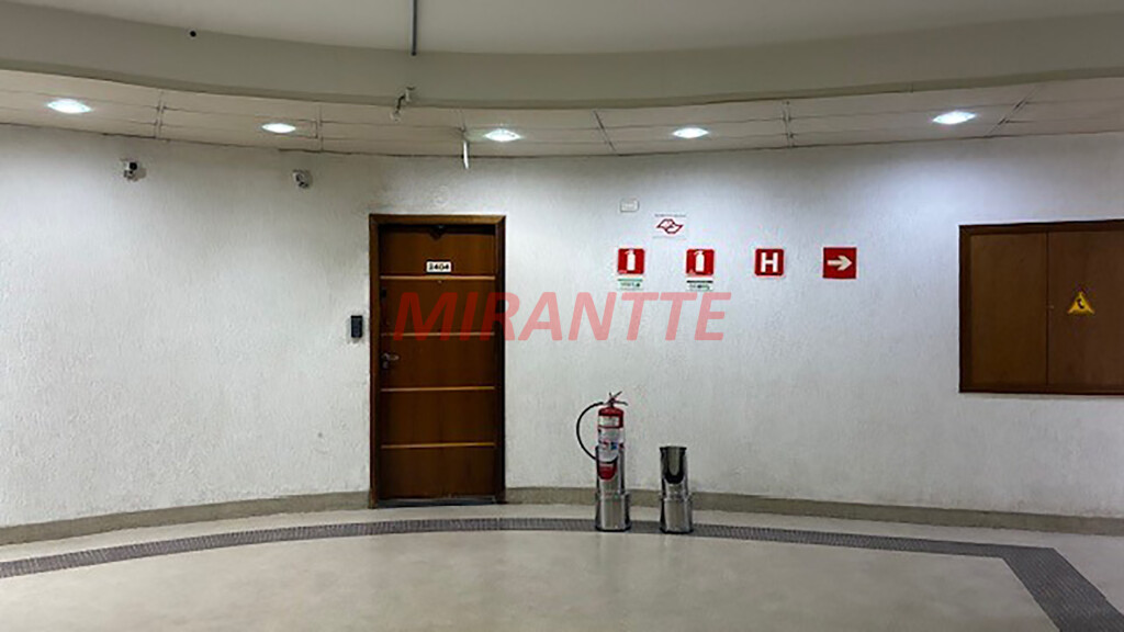 Conjunto comercial de 107m² em Centro