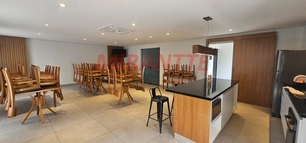 Apartamento de 68m² com 2 quartos em Água Fria