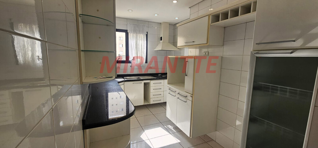 Apartamento de 68m² com 2 quartos em Água Fria