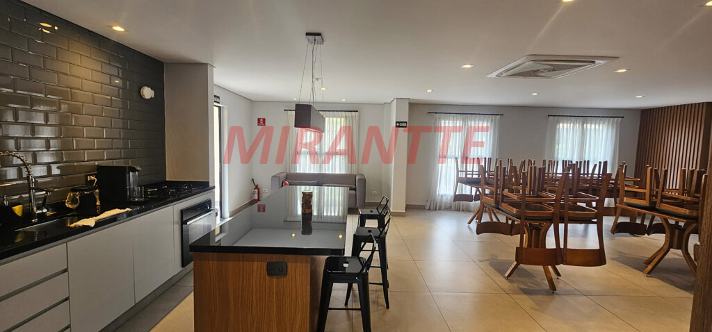 Apartamento de 68m² com 2 quartos em Água Fria