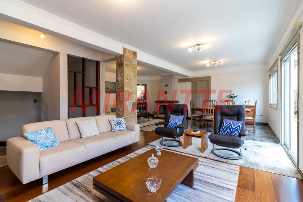 Sobrado de 364m² com 4 quartos em Jardim do Colégio (Zona Norte)
