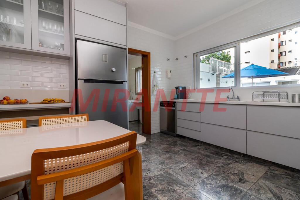 Sobrado de 364m² com 4 quartos em Jardim do Colégio (Zona Norte)