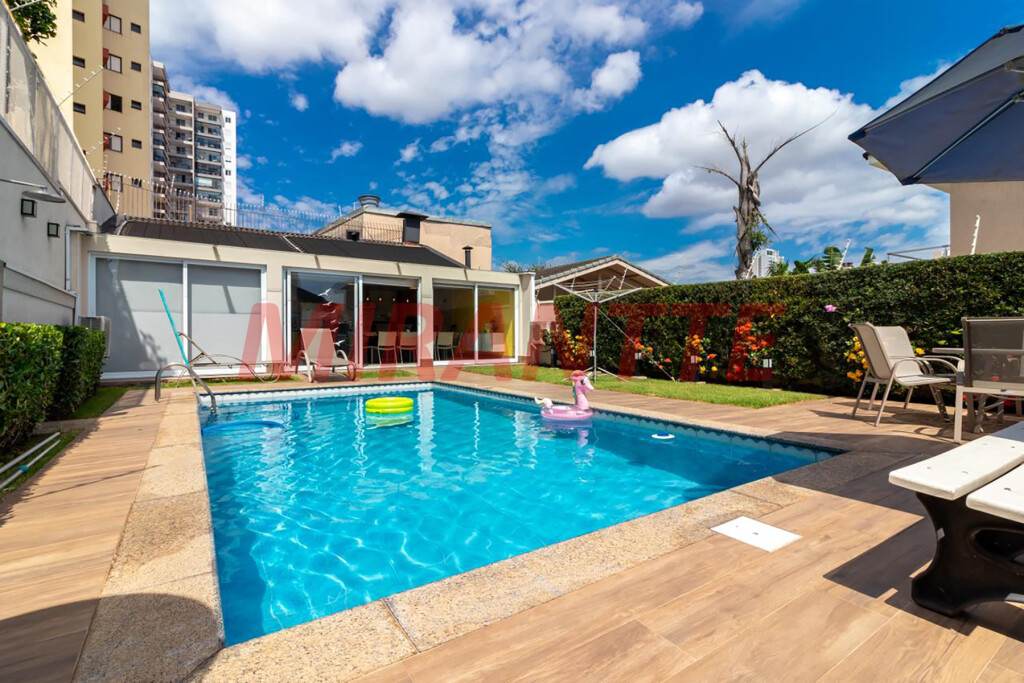 Sobrado de 364m² com 4 quartos em Jardim do Colégio (Zona Norte)